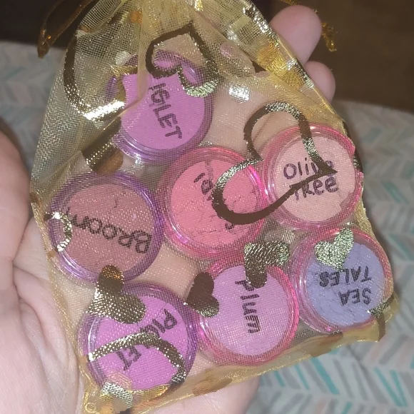 🔥 ONLY 1 LEFT 🔥6 Piece Loose All Natural Eyeshadow, Body Shimmer, Highlighter - Picture 9 of 10